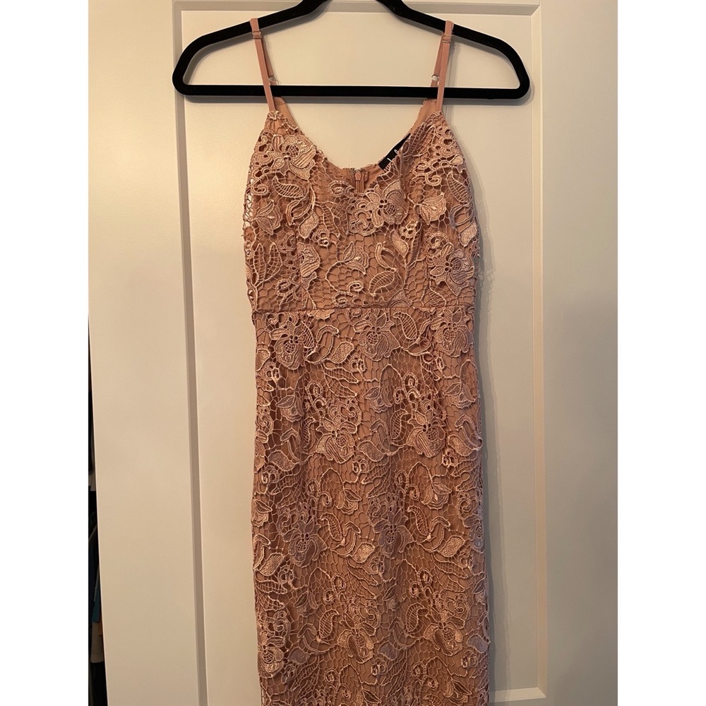 Lulu’s Lace Dress - size S